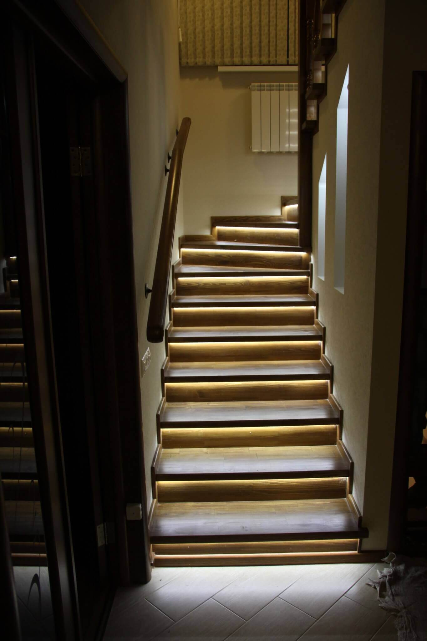 Освещение лестницы в доме: выбор и установка светильников | блог компании LedRus